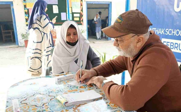 Distribution of medicines and treatment creams during dermatology camp.